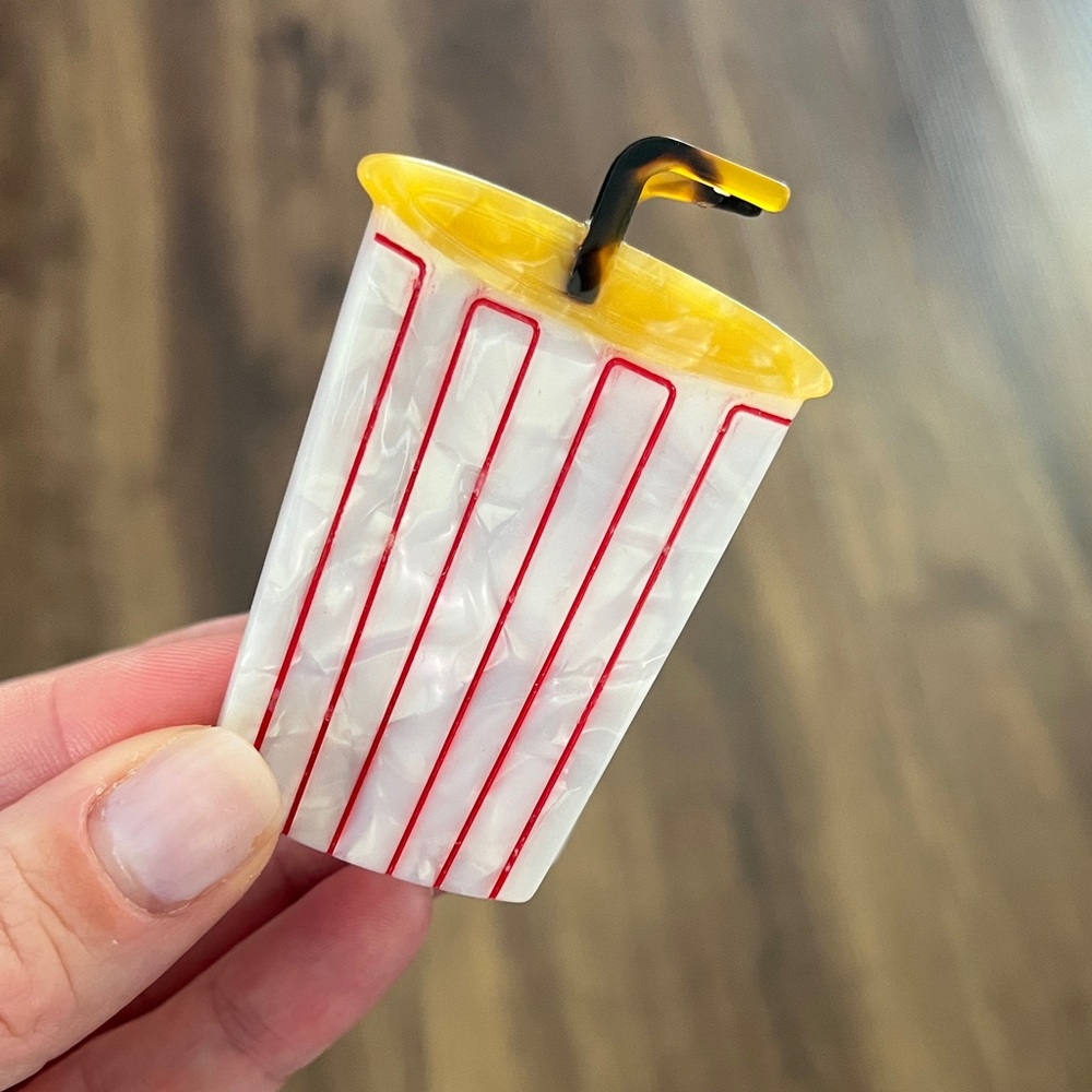 Striped Red, Yellow & White Party Cup with Straw Claw Clip
